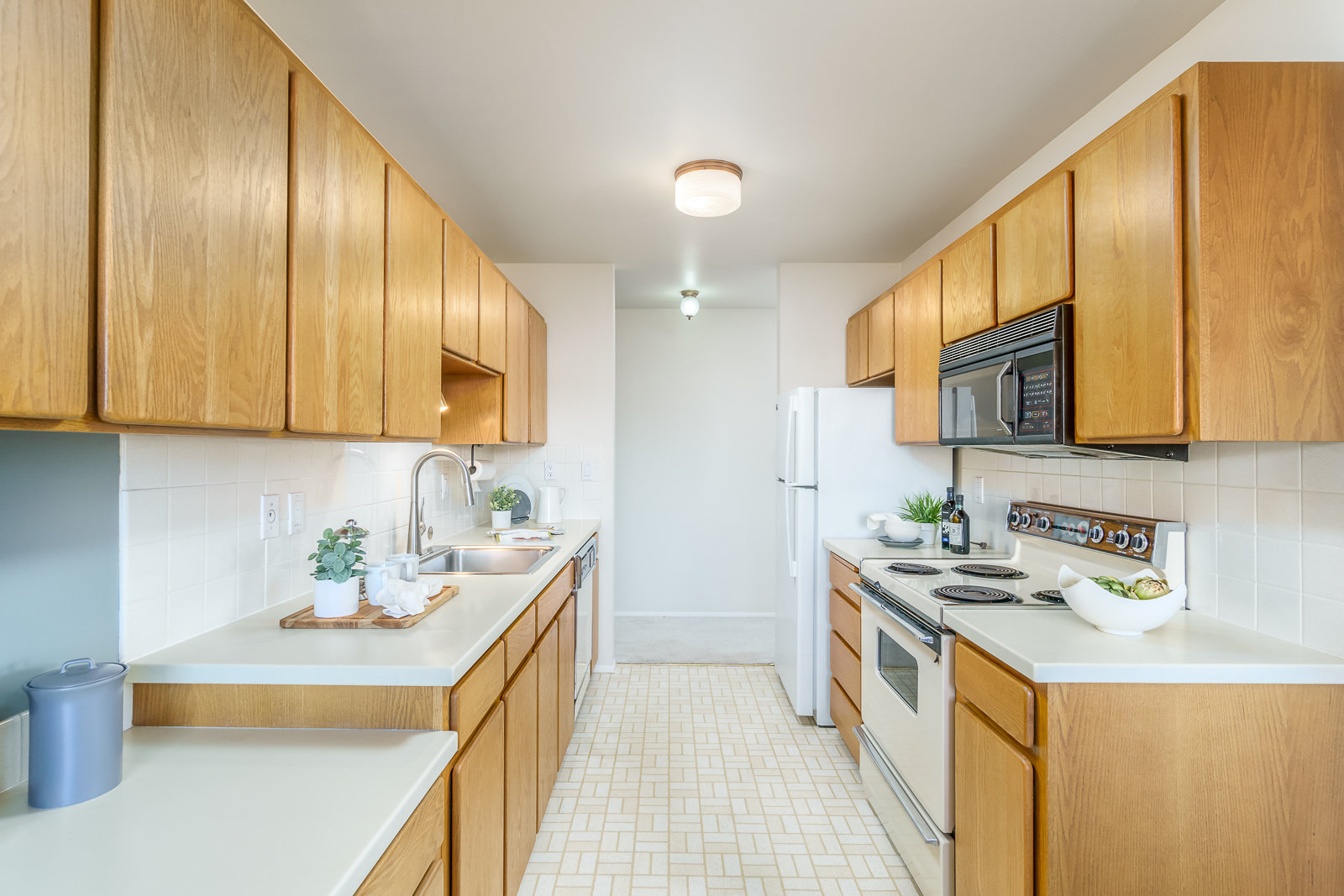 75 E Lynn kitchen