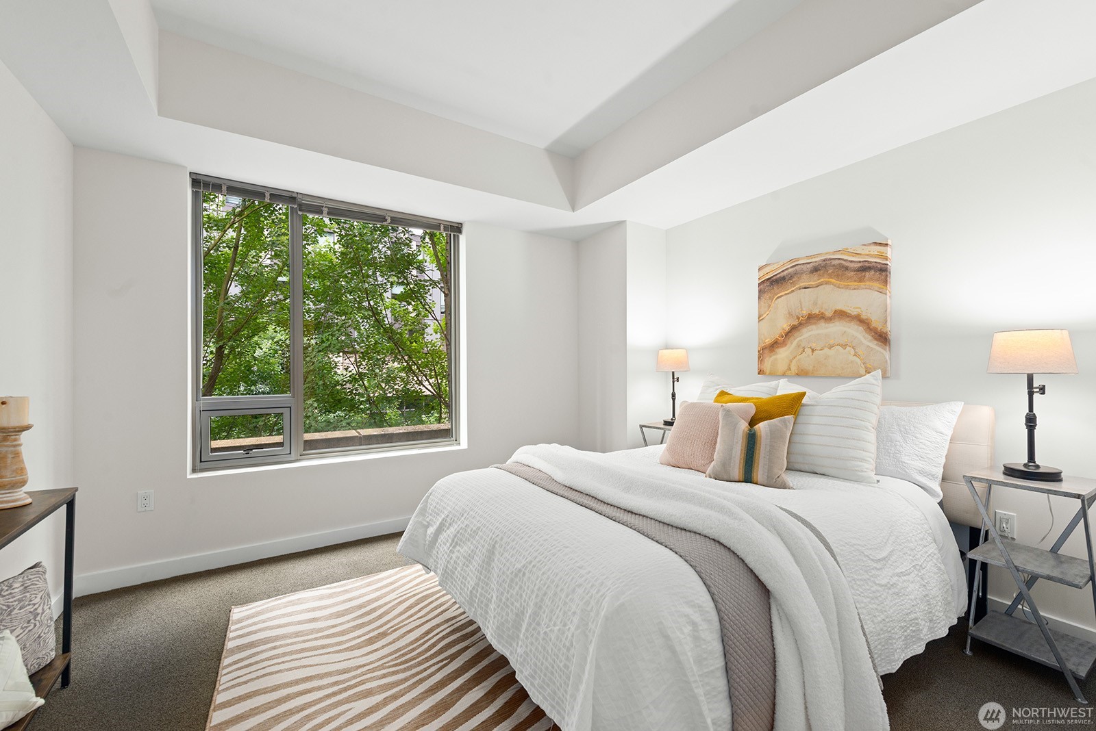 910 Lenora St #S403 bedroom